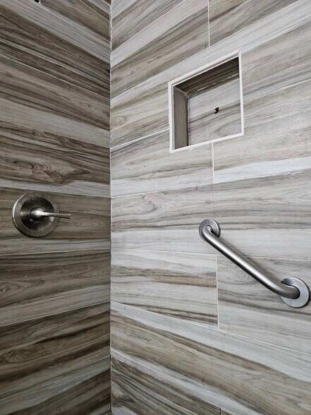 Building Photo - 1600 Orange Ave