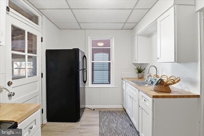 Building Photo - 819 E Marion St