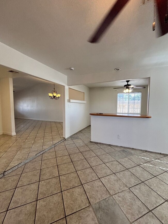 Building Photo - Welcome to your next home at 289 Tangerine!