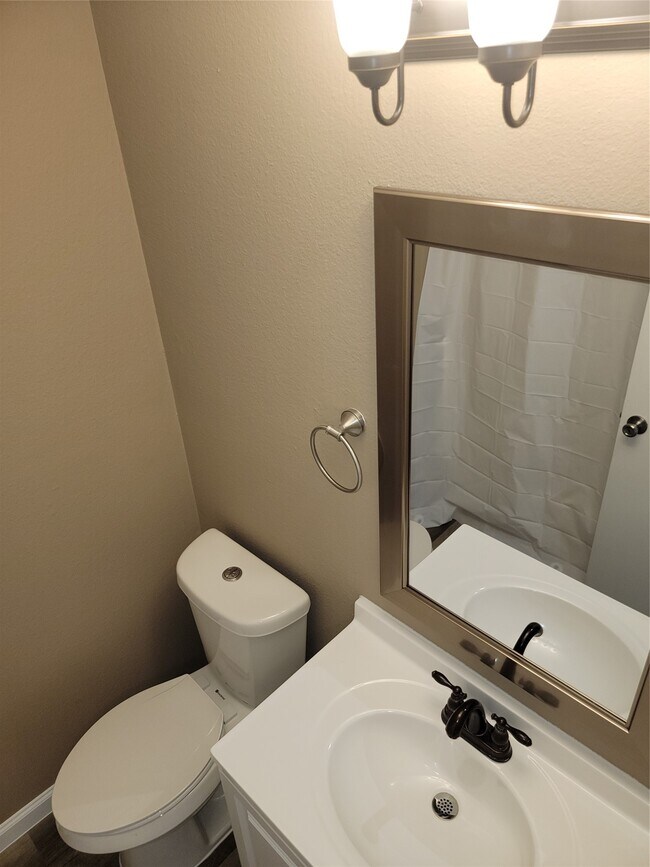 Building Photo - 5718 Fargo Dr