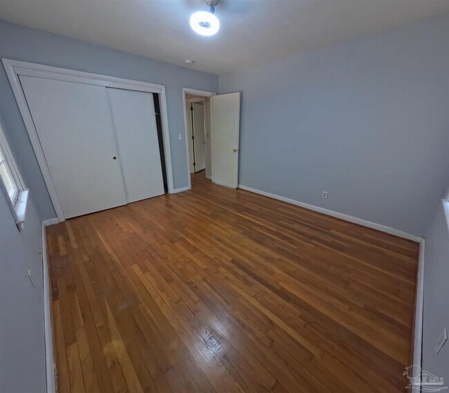Building Photo - 3814 Gerhardt Dr