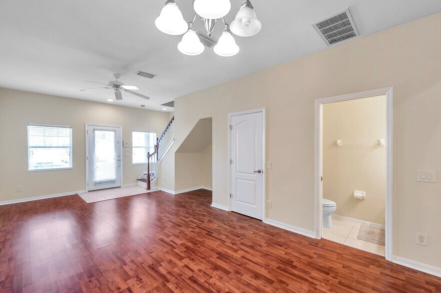 Building Photo - 31240 Claridge Pl