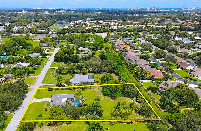 Building Photo - 1900 Curling Ave