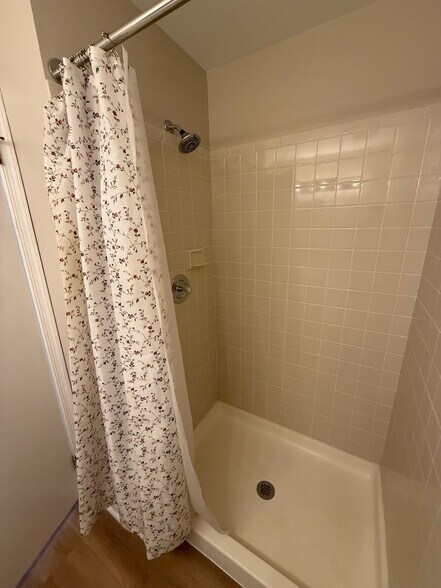 Building Photo - 32 Cherokee Dr