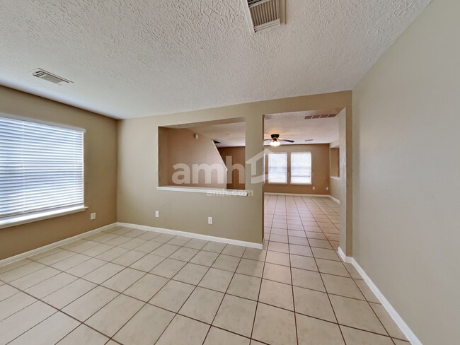 Building Photo - 29103 Legends Hill Dr