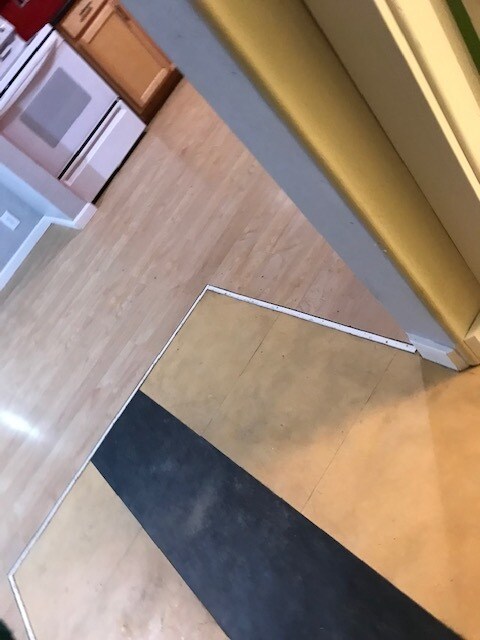 Building Photo - 208 B St