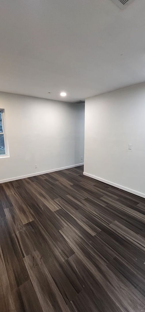 Building Photo - Newly Renovated 3-Bedroom Apartment in Pen...