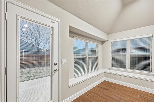 Building Photo - 556 Avery Pt