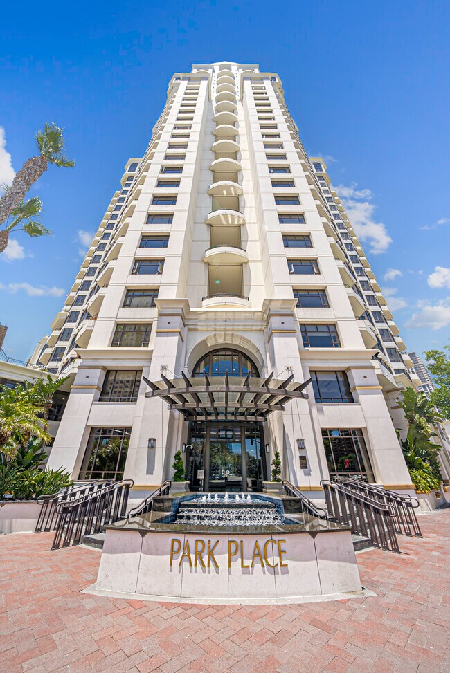 Building Photo - 700 W Harbor Dr
