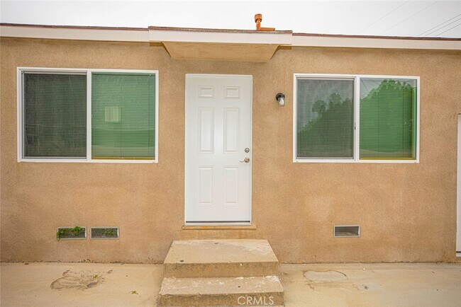 Building Photo - 6250 Vineland Ave
