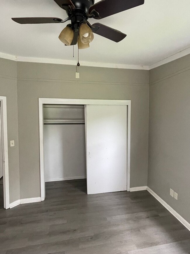 Building Photo - 120 Emerite Dr