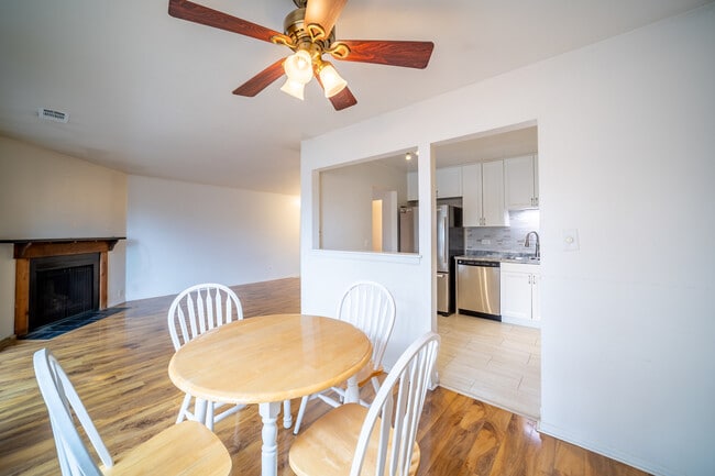 Building Photo - 7020 Barrington Ct