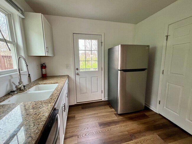 Building Photo - Charming 2-Bedroom Newly built home – Convenient Roanoke Location