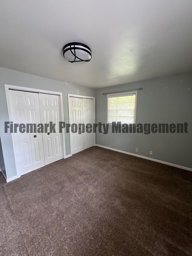Building Photo - 5105 Briarwood Dr