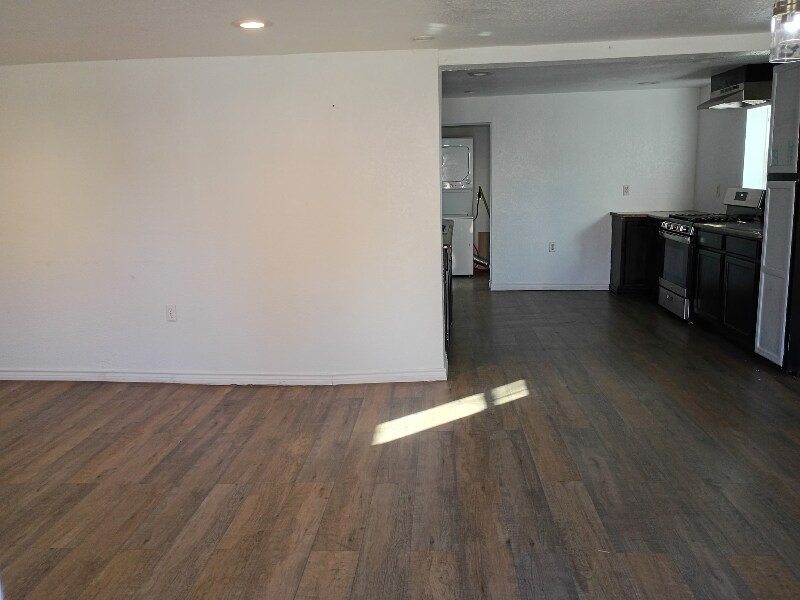 Building Photo - 2152 Moore Ave