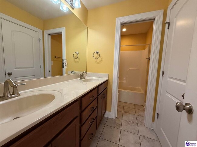 Building Photo - 107 Rhinestone Ct