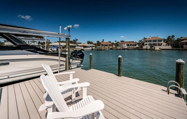 Building Photo - 2180 Dolphin Blvd S