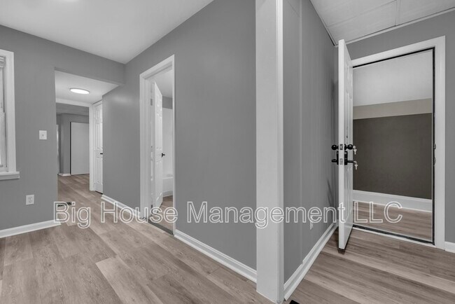 Building Photo - 1725 Hollins St