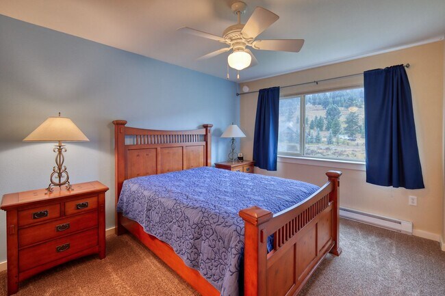 Building Photo - 313 Firelight Dr