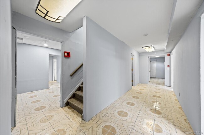 Building Photo - 996 Haverstraw Rd