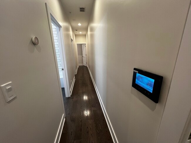 Building Photo - 4819 Main St