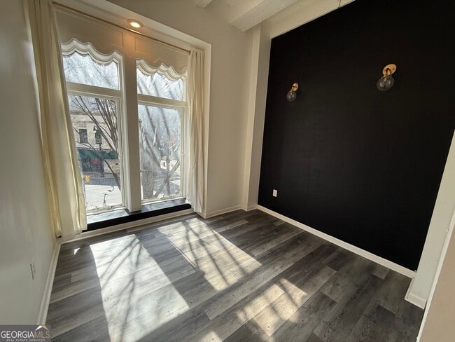 Building Photo - 32 Peachtree St NW