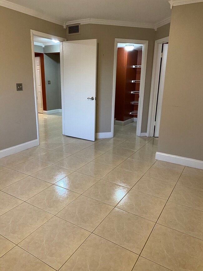 Master Bedroom - 3020 Parkway Blvd