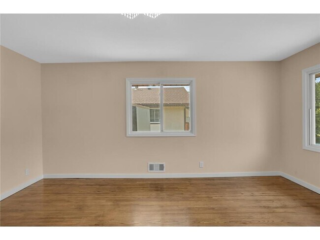 Building Photo - 4949 Jackson St NE