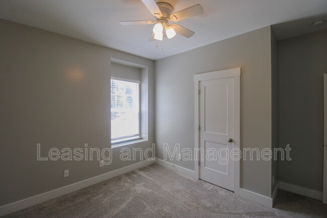 Building Photo - 328 Parish Farms Dr