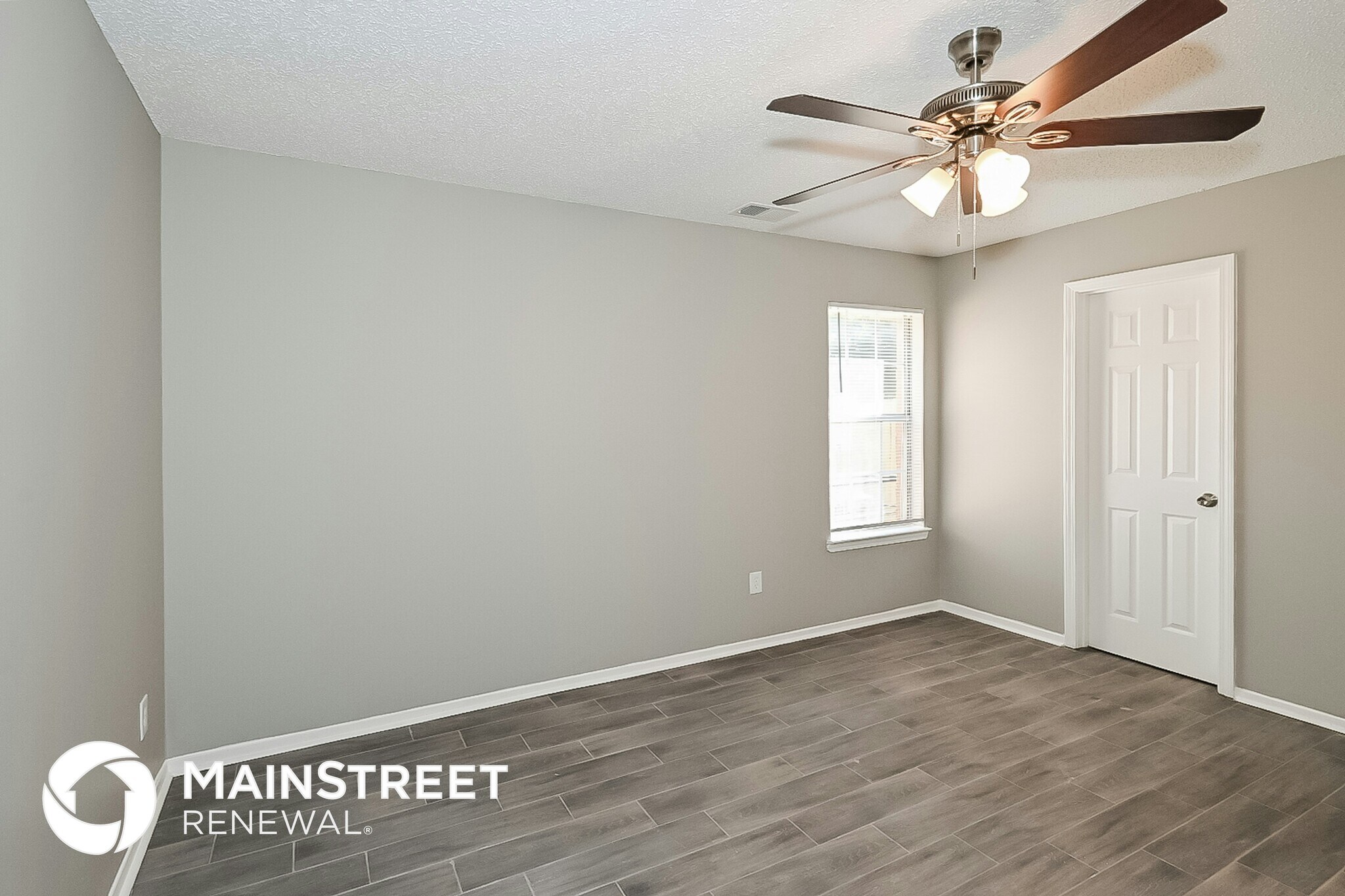 Building Photo - 4568 Summer Creek N