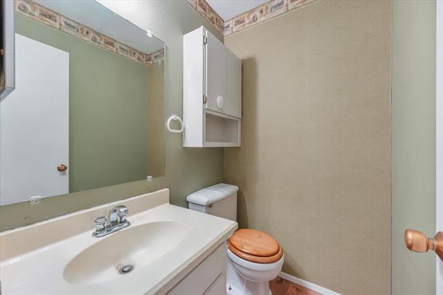 Building Photo - 1006 E Martin Ln