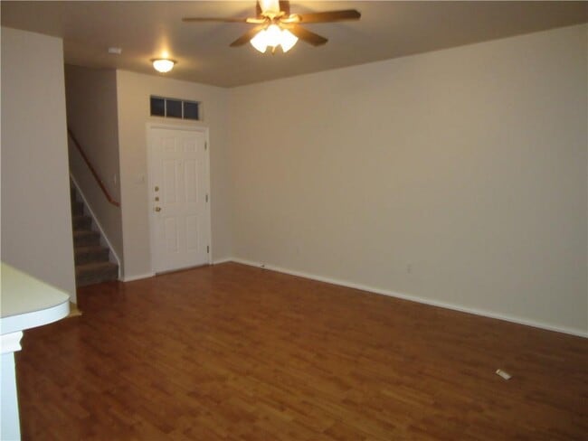 Building Photo - 2847 Southampton Way