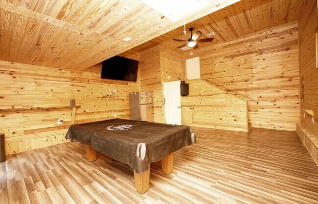 Building Photo - 504 Miller Ln