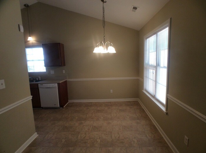 Building Photo - 128 Arbor Ridge Rd