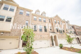 Building Photo - Brand new townhome in Chamblee