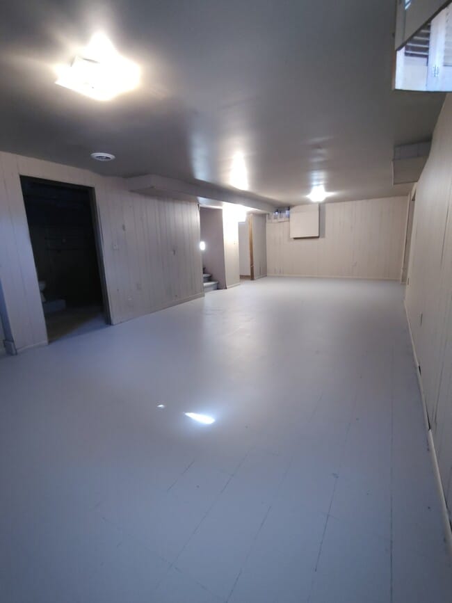 Building Photo - 2524 N Rockton Ave