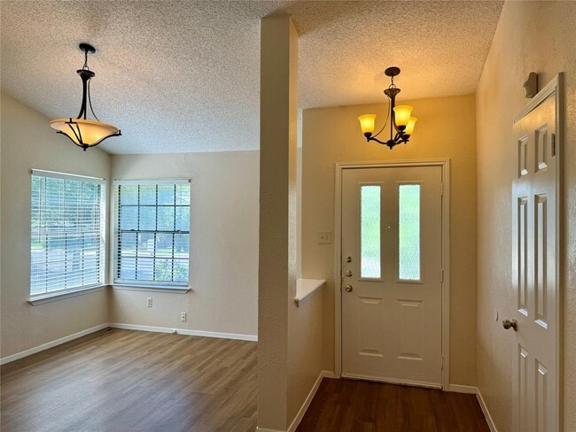 Building Photo - 2800 Goldbridge Dr