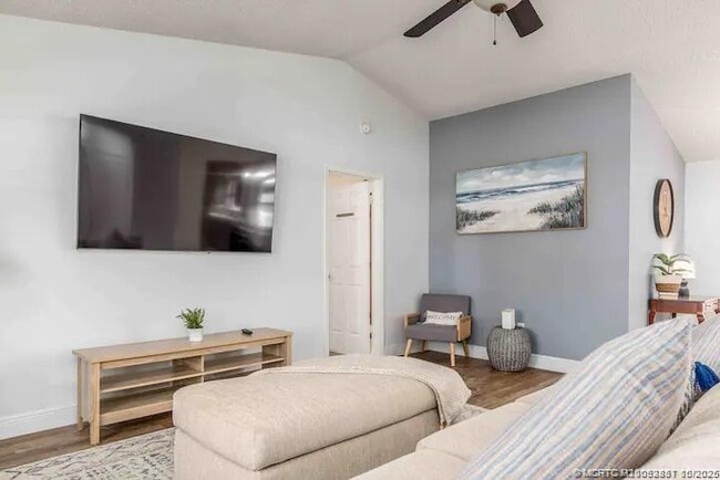 Building Photo - 2550 SE Calais St