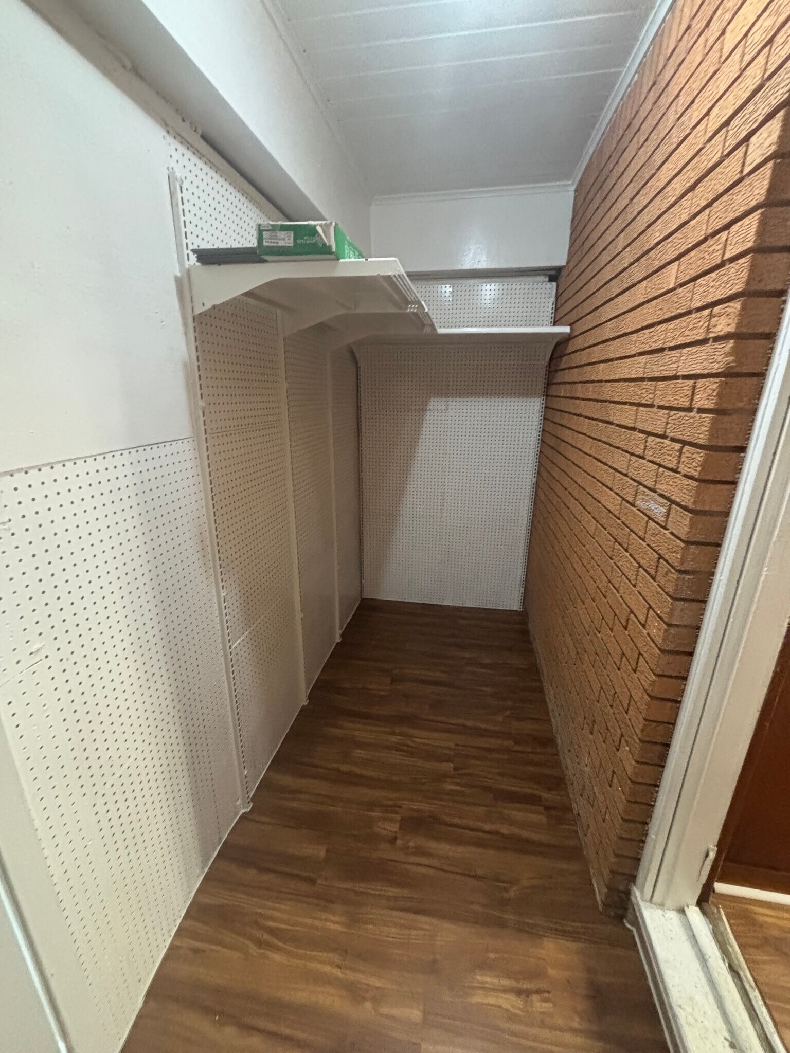 Building Photo - 605 N Joyce St