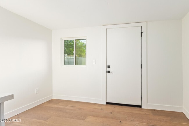 Building Photo - 9042 N 3rd Ave