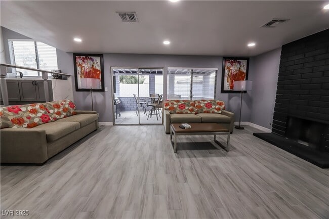 Building Photo - 5301 Opuntia St