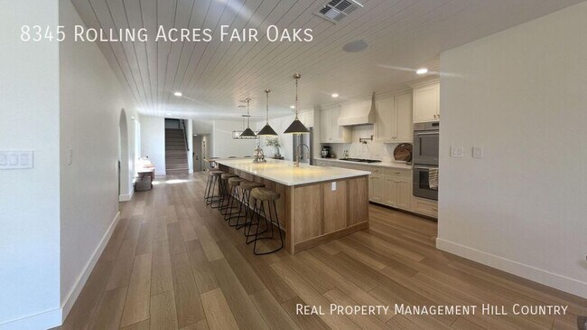 Building Photo - 8345 Rolling Acres Trail