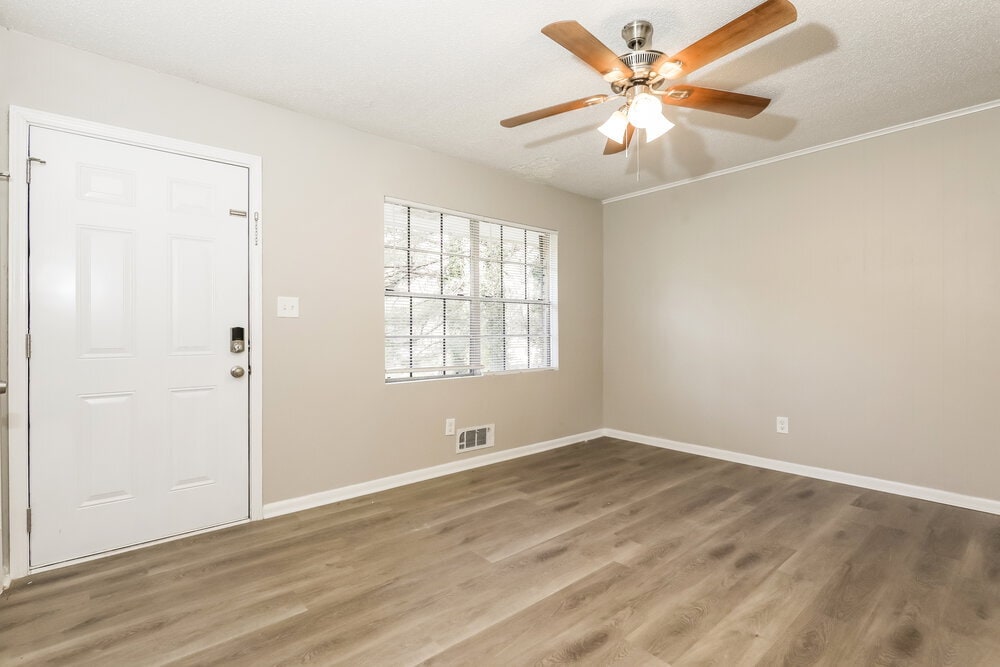 Building Photo - 8270 Attleboro Dr