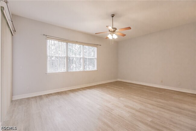 Building Photo - 12060 Lucca St