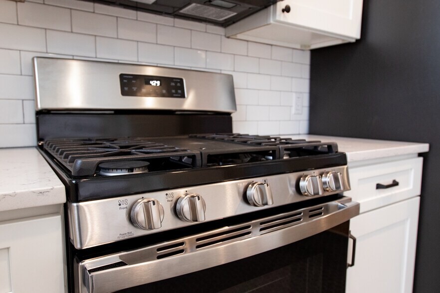 Building Photo - 226 45th St