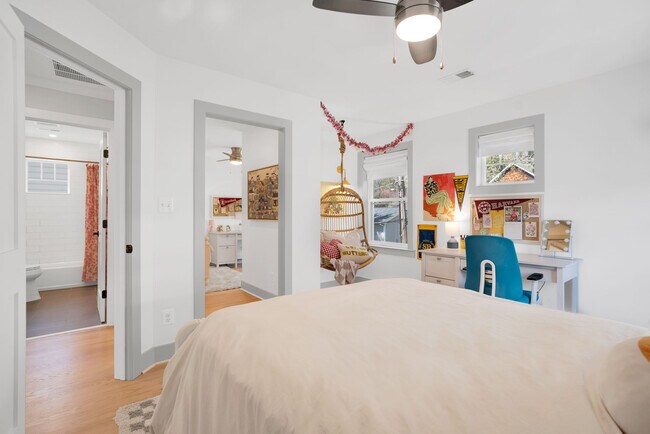 Building Photo - 6427 83rd Pl