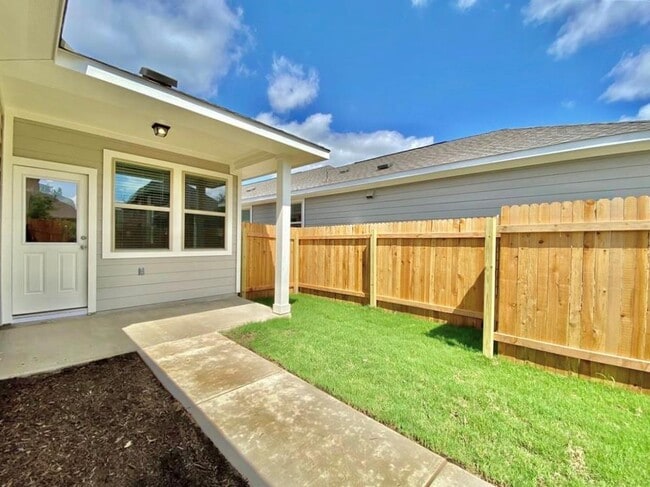 Building Photo - 2420 Pecan Island Dr