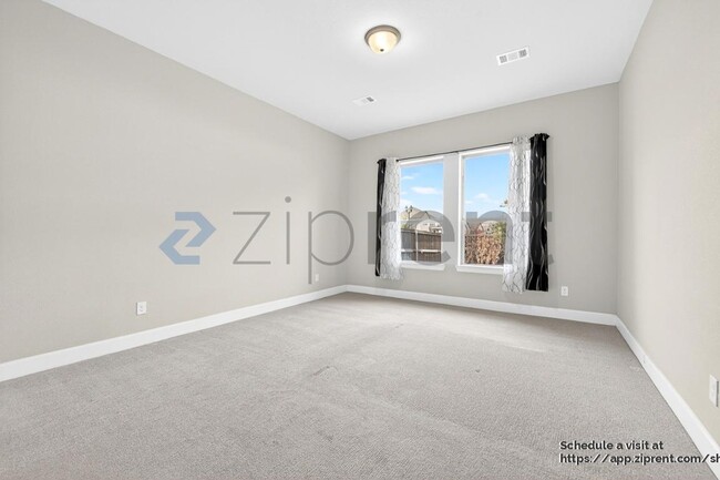 Building Photo - 2900 Blf Crk Dr