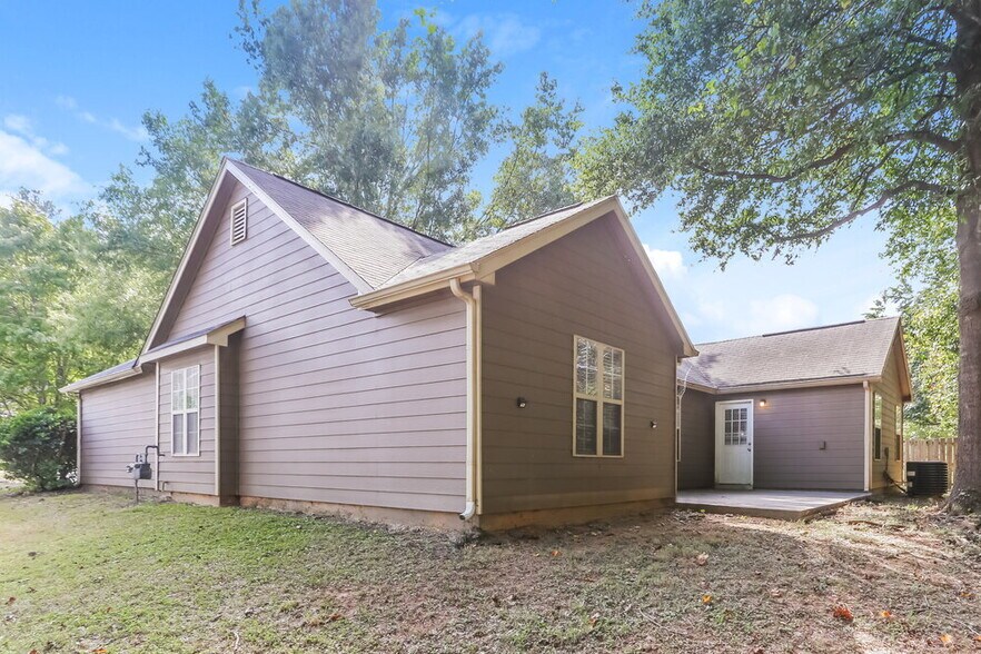 Building Photo - 3234 Grove Trail