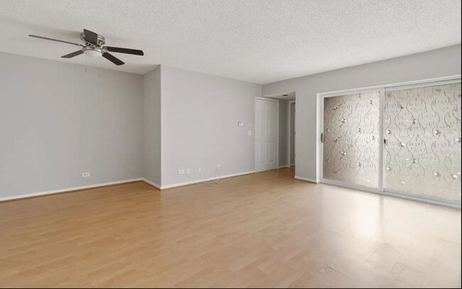 Building Photo - 2 BED 2 BATH CONDO